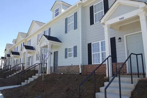 948 Martin Luther King Jr Blvd, Gainesville, GA 30501