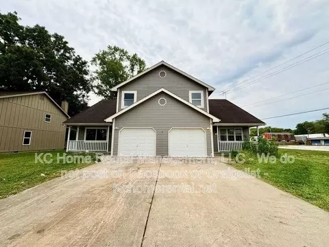 307 E Main St #B, Smithville, MO 64089
