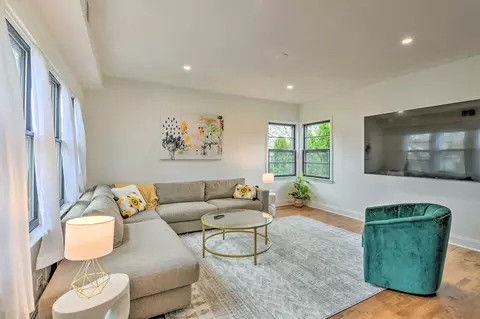1129 Augusta St #1305572P, Oak Park, IL 60302