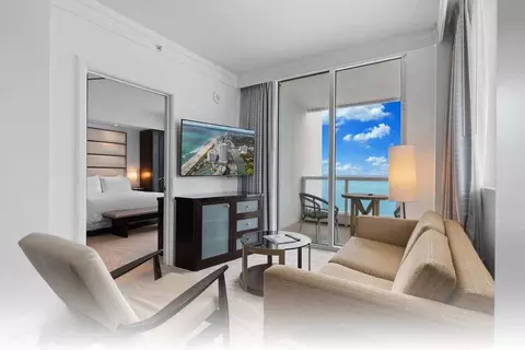 4391 Collins Ave #1325639P, Miami Beach, FL 33140