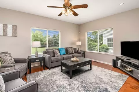2485 Red Hawk Ridge Ct #1323714P, Aurora, IL 60503