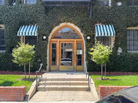 611 S Cloverdale Ave #305, Los Angeles, CA 90036