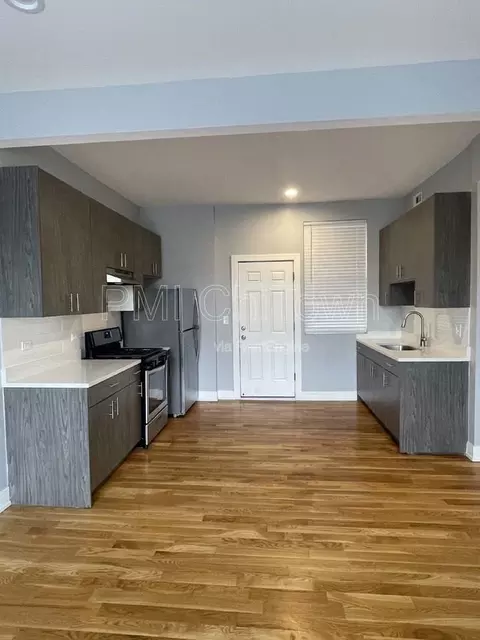 4957 S Calumet Ave #2, Chicago, IL 60615