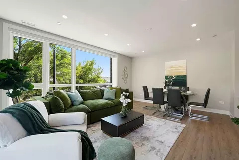 2344 W Polk St #1256061P, Chicago, IL 60612