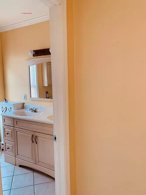 1143 Louisa St #3, Elizabeth, NJ 07201
