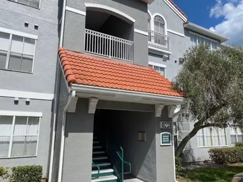 18001 Richmond Place Dr #836, Tampa, FL 33647