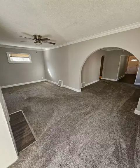 1158 E 75th Ter, Kansas City, MO 64131