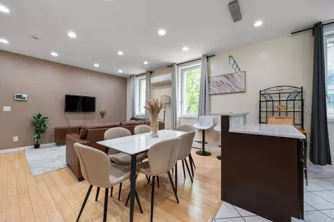 318 E 62nd St #1323935P, New York, NY 10065