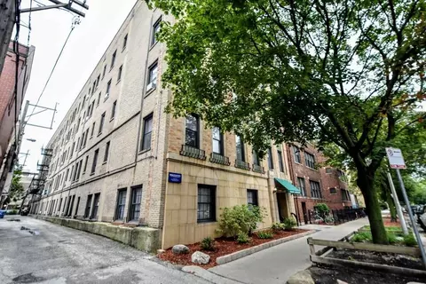 3831 N Fremont St #111, Chicago, IL 60613