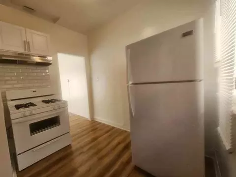 806 N Poinsettia Pl, Los Angeles, CA 90046