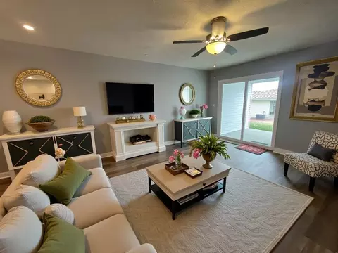 9 Kimberling Blvd #B, Kimberling City, MO 65686