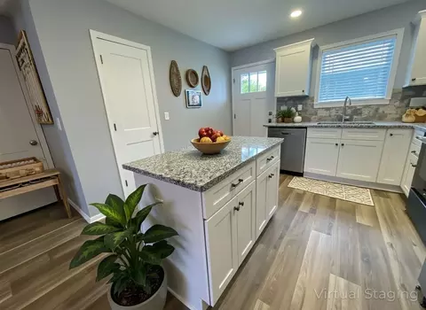 9 Kimberling Blvd #B, Kimberling City, MO 65686
