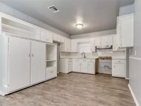 3020 SW 65th Pl, Oklahoma City, OK 73159