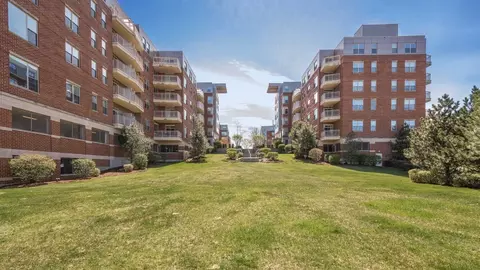 70 Hope Ave, Waltham, MA 02453 photo 6