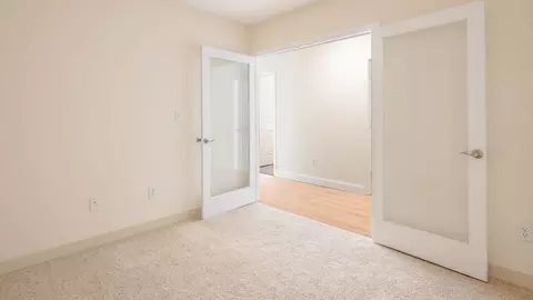 70 Hope Ave, Waltham, MA 02453 photo 20