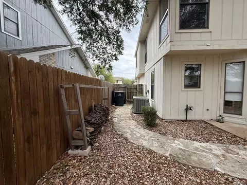 2503 Autrey Dr, Leander, TX 78641