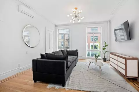 257 W 19th St #1224967P, New York, NY 10011