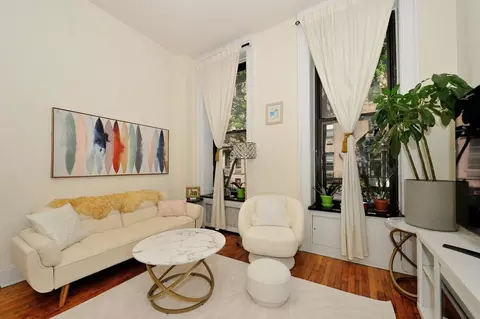 126 E 39th St #1323901P, New York, NY 10016