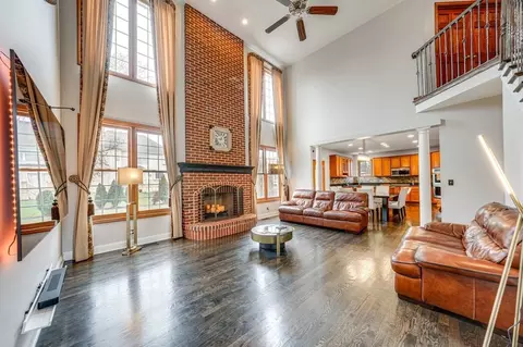 3423 Goldfinch Dr #1306800P, Naperville, IL 60564