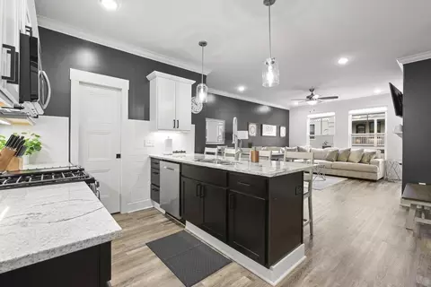 127 E 8th Ave #127, Columbus, OH 43201
