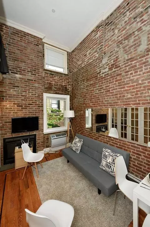 692 10th Ave #1323940P, New York, NY 10019