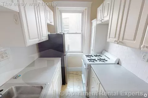 11 Gray St #12, Cambridge, MA 02138