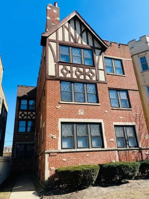 5443 N Campbell Ave, Chicago, IL 60625