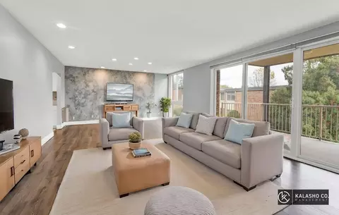 4047 W Maple Rd, Bloomfield Hills, MI 48301