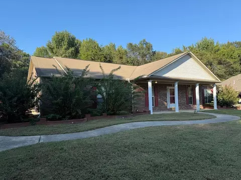 242 Turtle Creek Dr, Huntsville, AL 35806