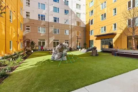 151 NE 103rd St, Seattle, WA 98125