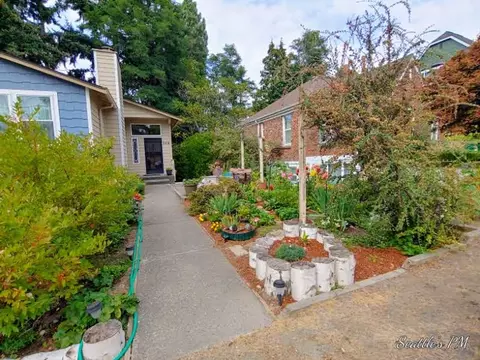 308 NE 95th St #A, Seattle, WA 98115