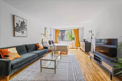 417 E 83rd St #1013661P, New York, NY 10028