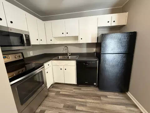 555 N Dupont Ave #B27, Madison, TN 37115