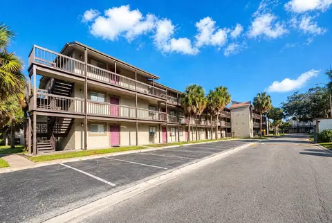 6306 Newtown Cir #06A3, Town N Country, FL 33615