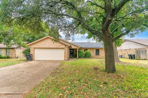 1602 Spring Branch Dr, Cleburne, TX 76033