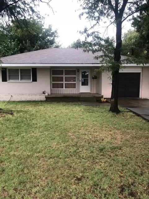 3306 Lewis Ln, Amarillo, TX 79109