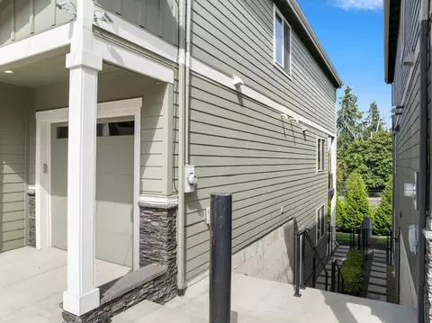 12578 SE 27th Ave, Oak Grove, OR 97222