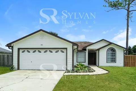 801 Long Lake Dr, Jacksonville, FL 32225