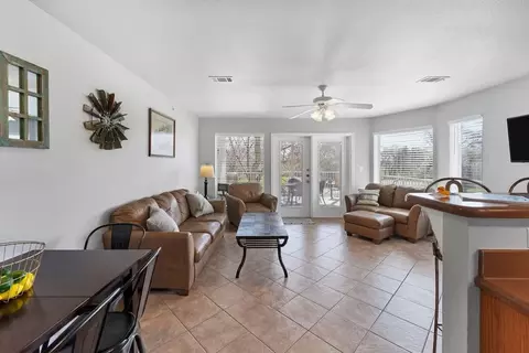730 E Mather St #1351230P, New Braunfels, TX 78130