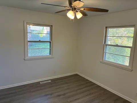 1361 Elm St, Springfield, MO 65802 photo 7