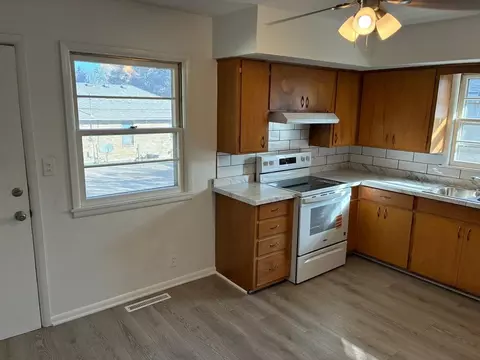 1361 Elm St, Springfield, MO 65802 photo 14