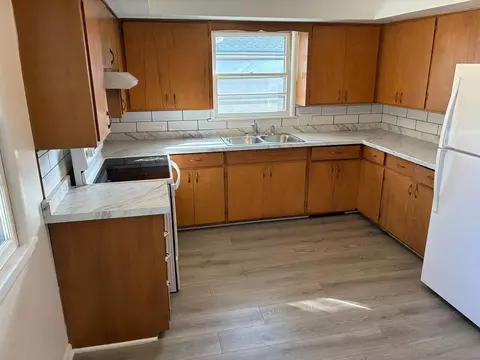 1361 Elm St, Springfield, MO 65802 photo 13