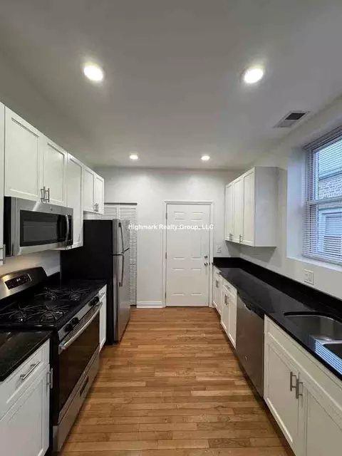 1157 W Lunt Ave #2CA, Chicago, IL 60626