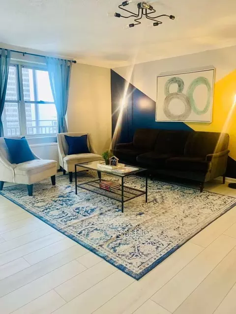 300 Peachtree St #1299355P, Atlanta, GA 30303