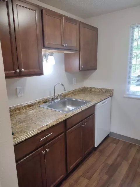 19705 SW Boones Ferry Rd, Tualatin, OR 97062