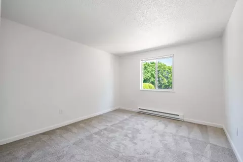 19705 SW Boones Ferry Rd, Tualatin, OR 97062