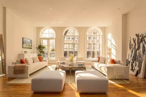 200 E 11th St, New York, NY 10003