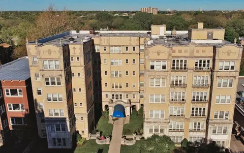 6720 S Jeffery Blvd, Chicago, IL 60649