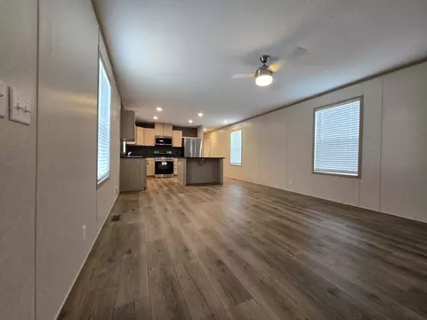 29752 Jamestown Dr #471, Chesterfield, MI 48051