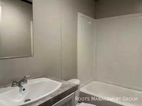700 E 6th St #8, Hays, KS 67601